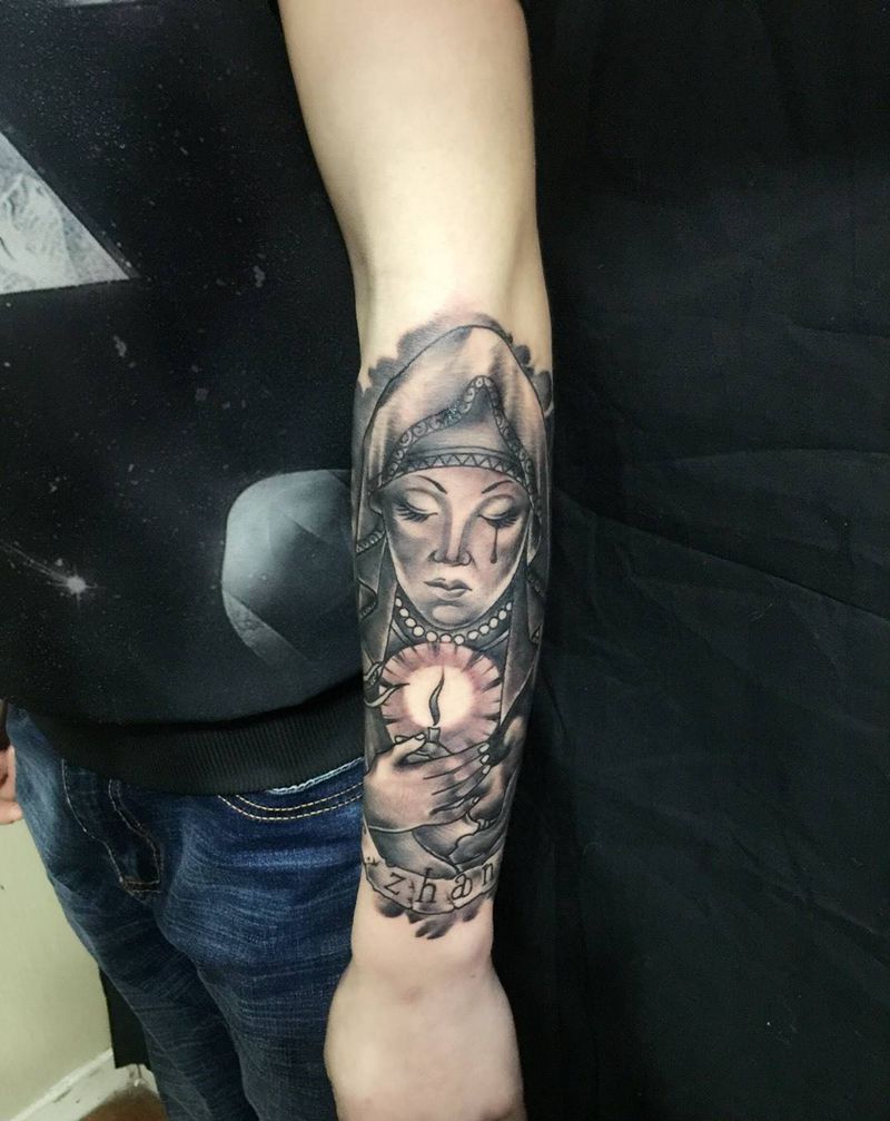 又是一个未完成。这哥们纹到一半还回公司打了卡又过来，，，纹身图片