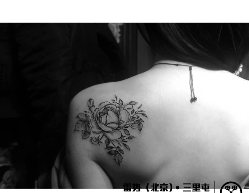 肩花纹身图片