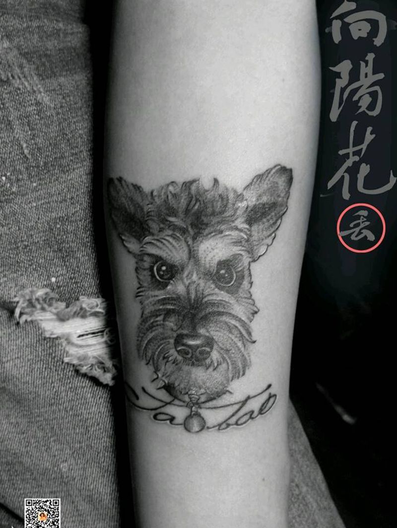 家有爱宠纹身图片_手部狗动物纹身图案