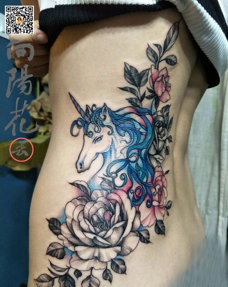 独角兽纹身图片_腰部点刺独角兽纹身图案