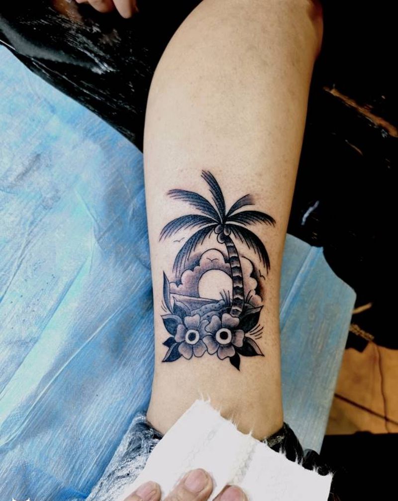 椰树纹身图片_脚部Old School纹身图案