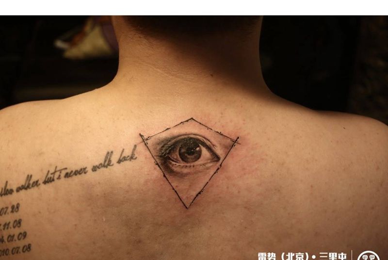 爱人之眼纹身图片