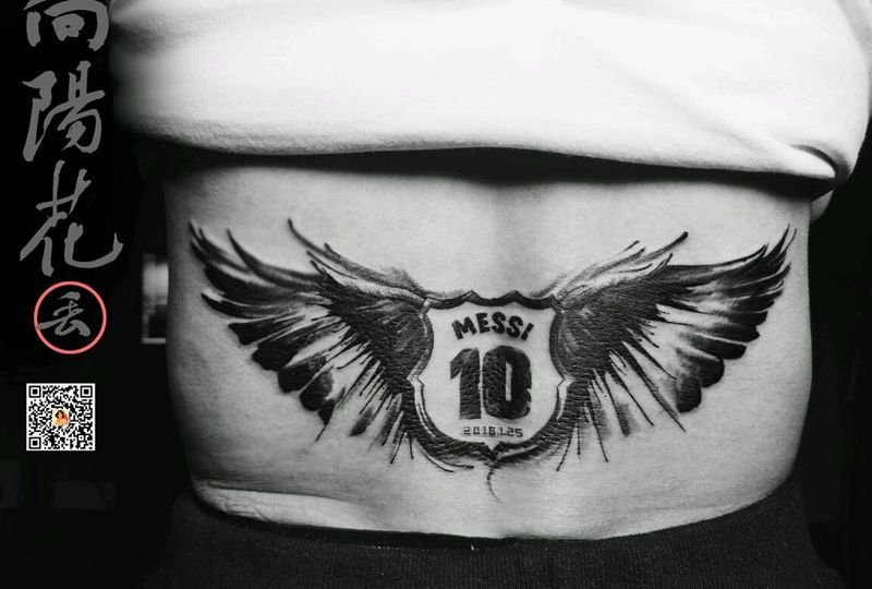 岁月纹身图片_腰部水墨翅膀纹身图案