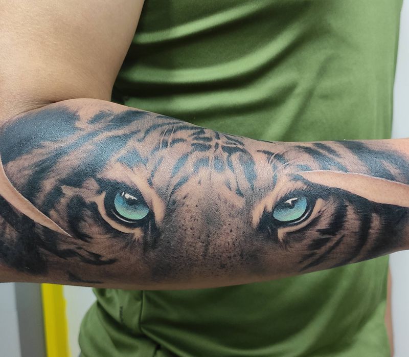 欧美写实老虎纹身图片_手臂欧美写实纹身图案