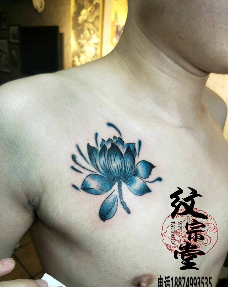 荷花纹身图片_胸部水墨纹身图案