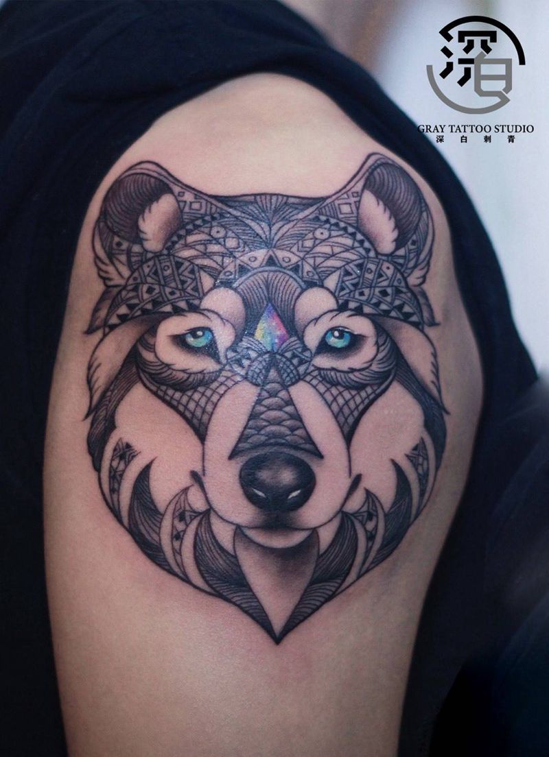 图腾狼纹身图片_手臂手部几何图腾狼图腾纹身图案