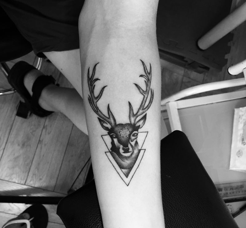 几何麋鹿纹身图片