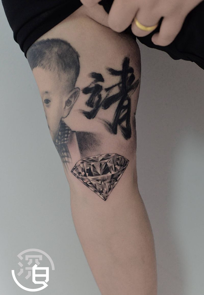 钻石王冠纹身图片_手部手臂欧美写实钻石皇冠纹身图案