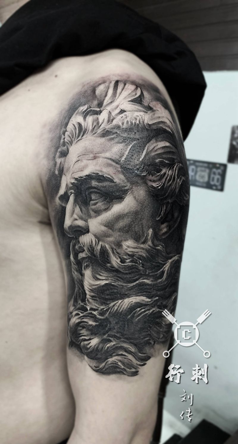 海王纹身图片_手臂欧美写实纹身图案