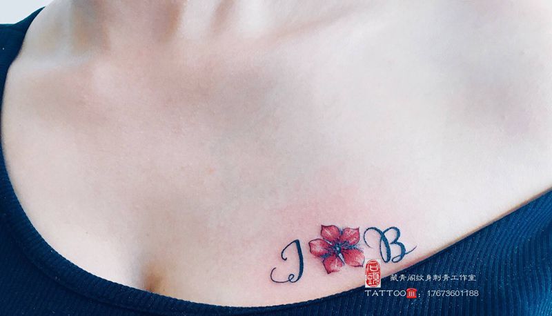 花瓣纹身图片_胸部纹身图案