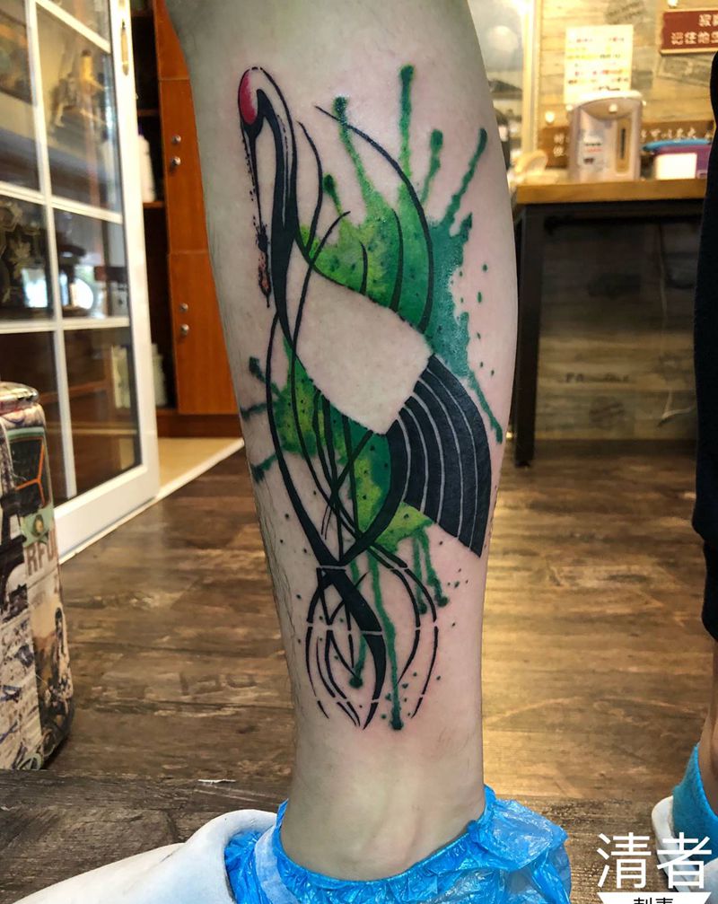 鹤纹身图片_腿部纹身图案