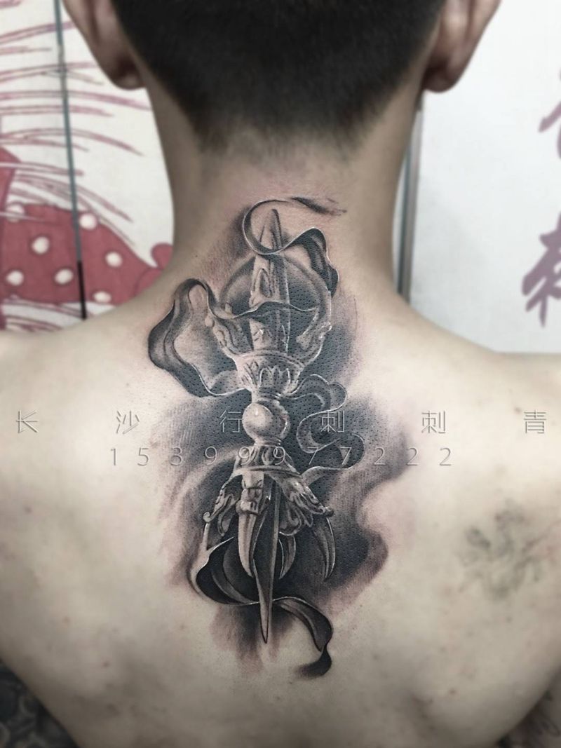 法器上身纹身图片