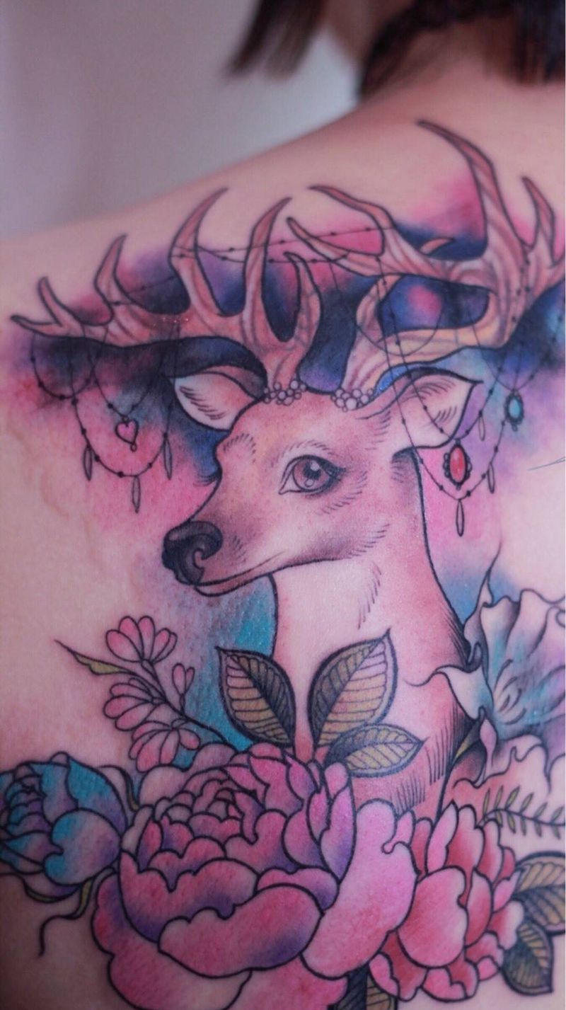 原创小鹿遮盖纹身图片_背部New School遮盖鹿纹身图案