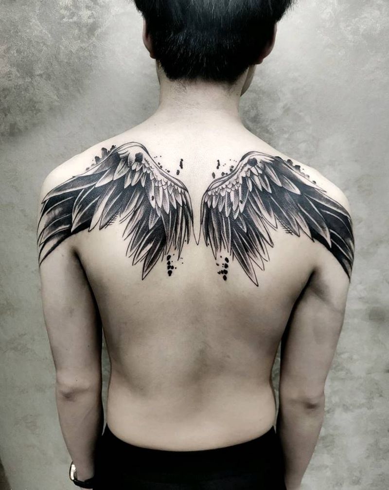 展翅纹身图片_背部纹身图案