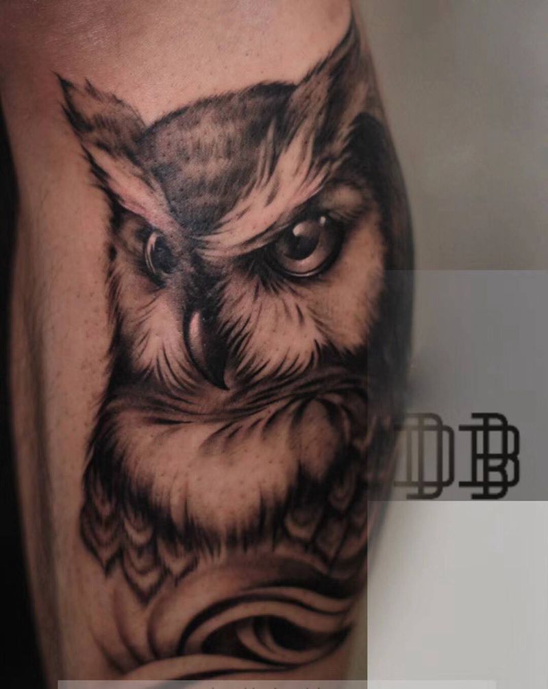 猫头鹰纹身图片_腿部脚部欧美写实猫头鹰纹身图案