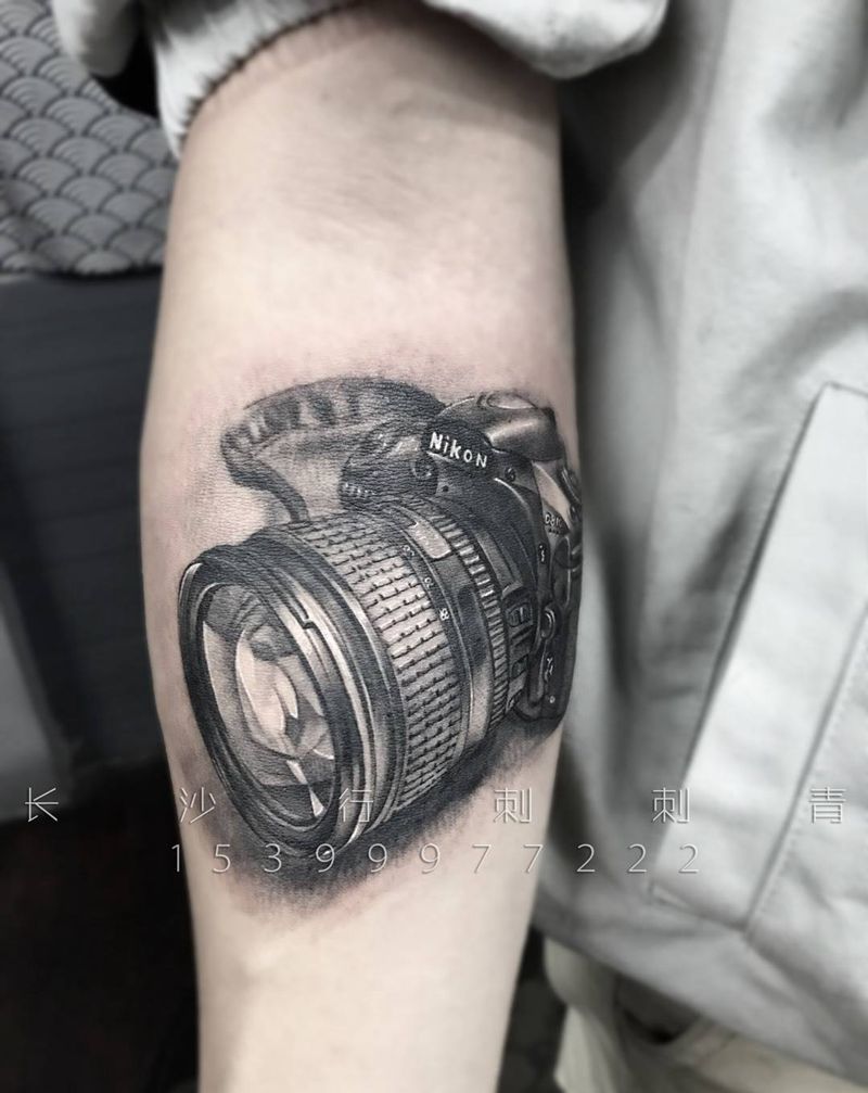 客人的相机纹身图片