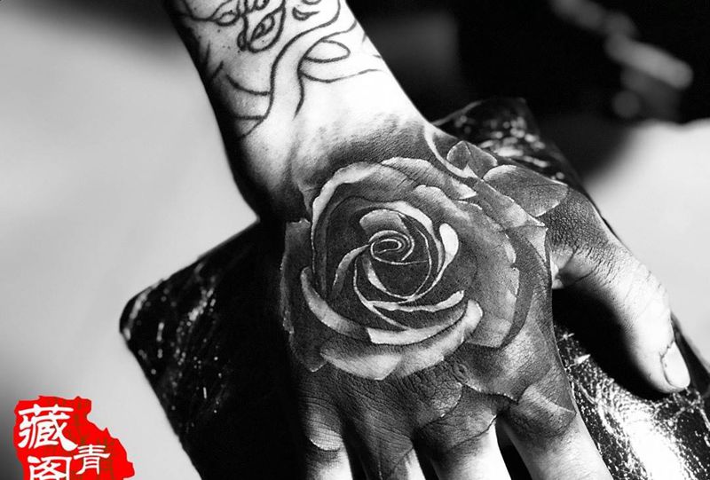 玫瑰遮盖纹身图片