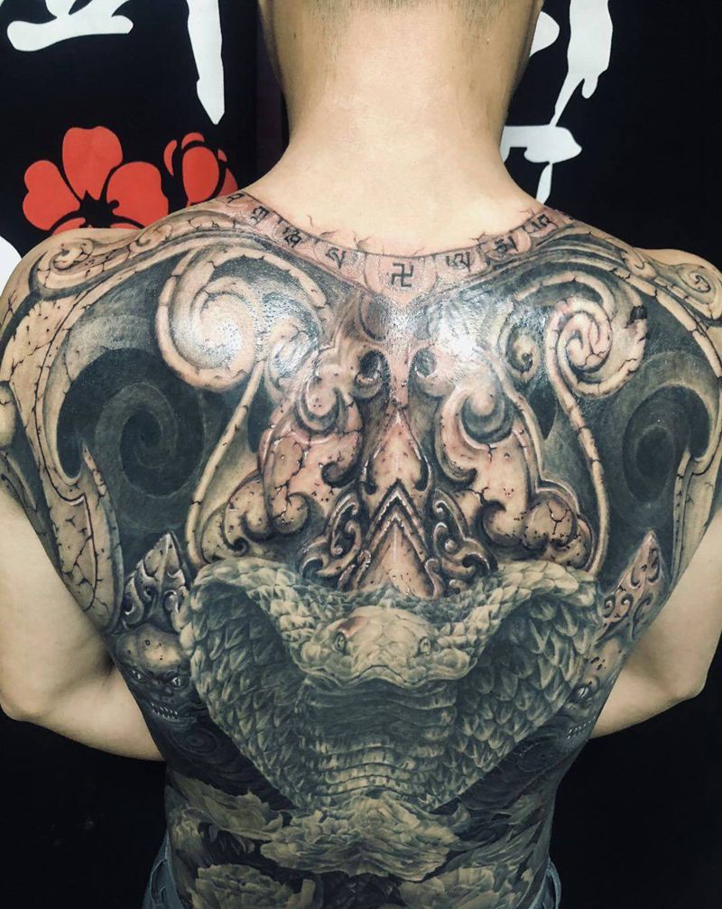 写实传统纹身图片_背部新传统欧美写实纹身图案