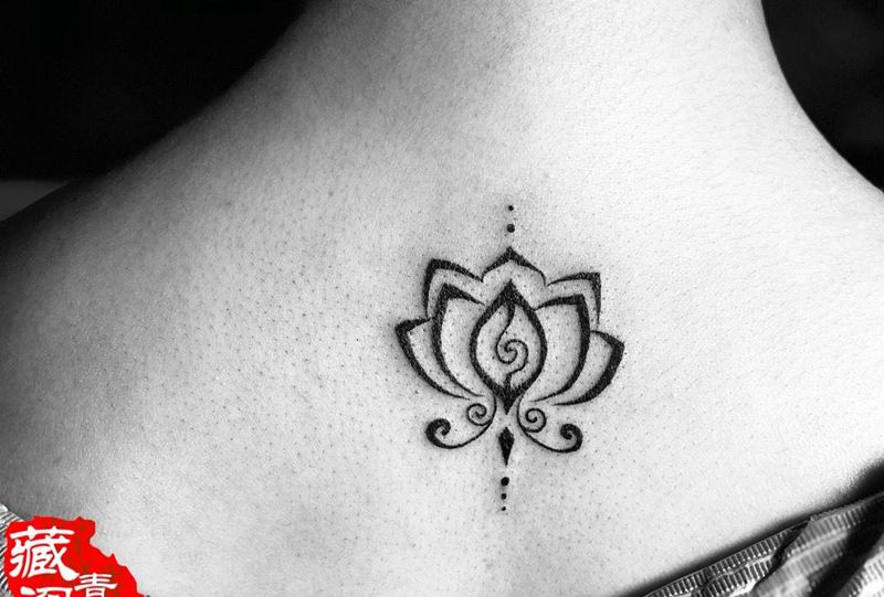 莲花纹身图片