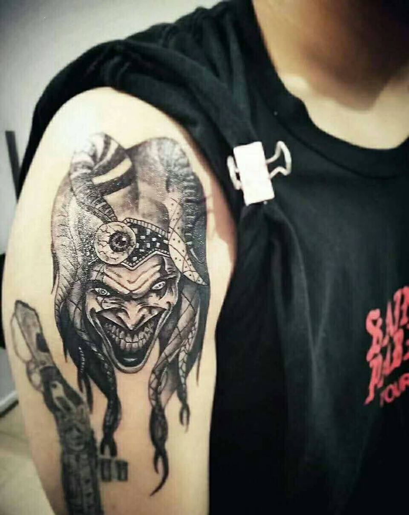 暗黑小丑纹身图片_手臂欧美写实纹身图案