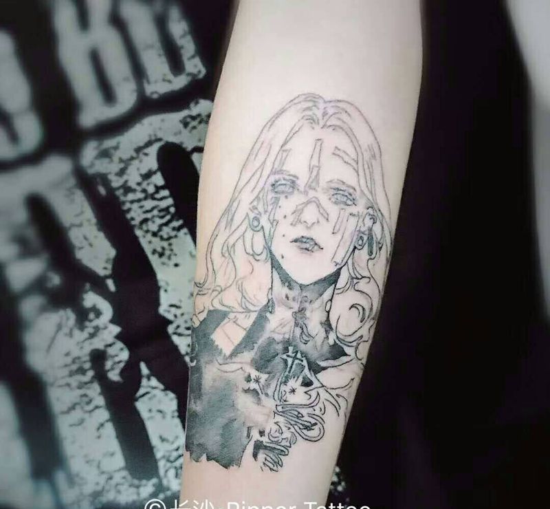 动漫人物纹身图片_手部欧美写实水墨动漫纹身图案