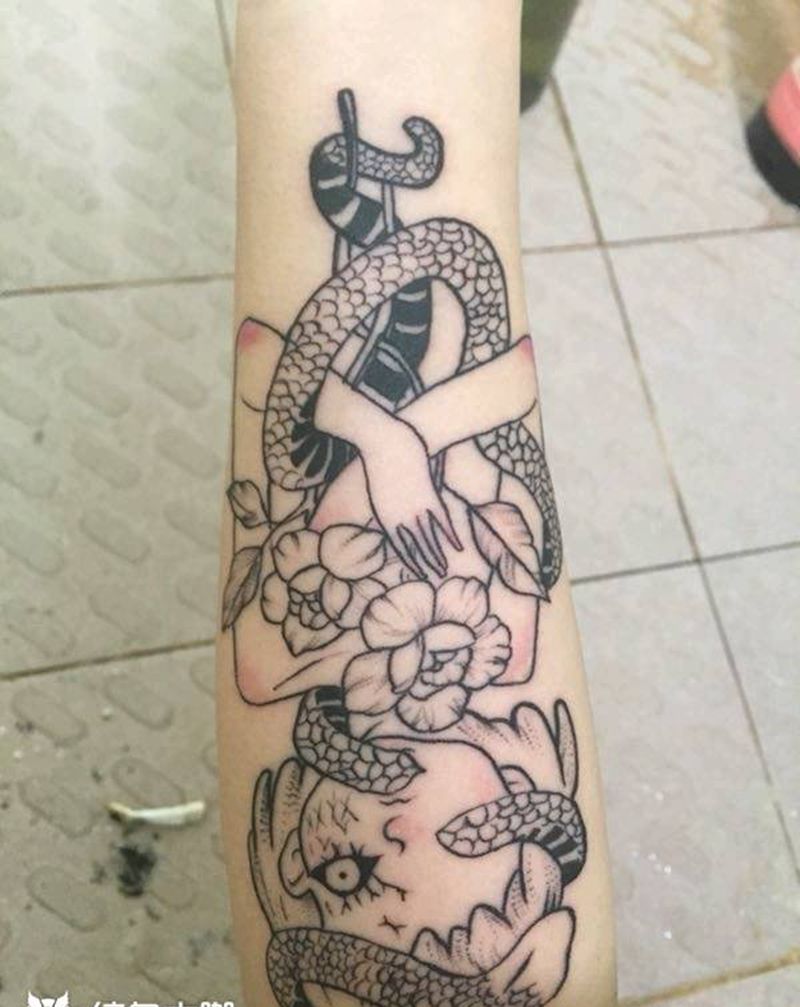 蛇女纹身图片