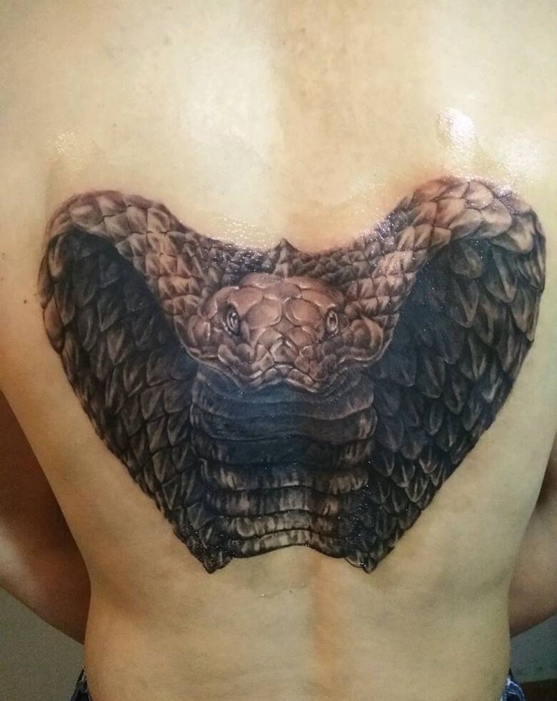 满背未完纹身图片_背部传统写实成品纹身图案