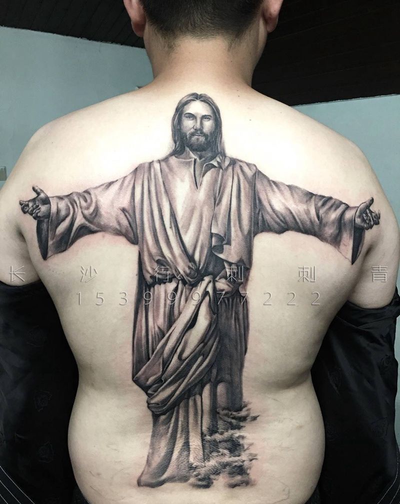满背耶酥未完成纹身图片