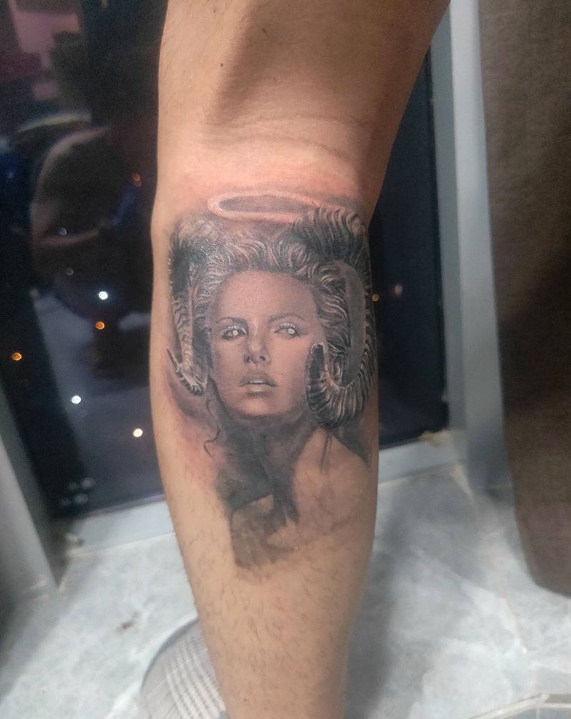 恶魔天使纹身图片_脚部欧美写实纹身图案