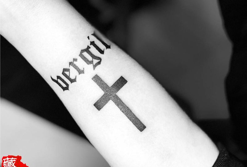 十字架✝️纹身图片