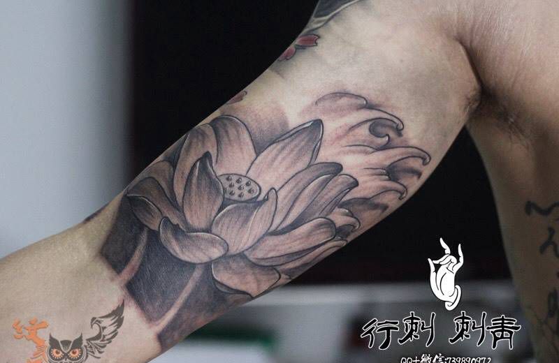 莲花加牡丹纹身图片