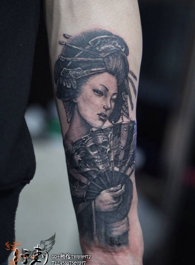 艺妓包小臂纹身图片