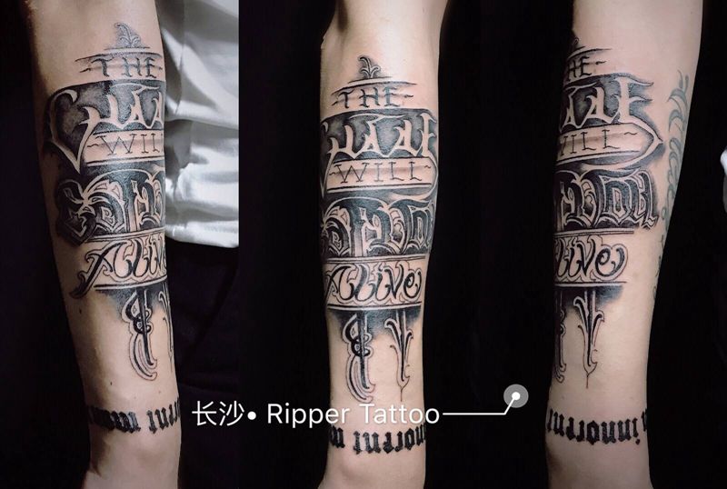 暗黑花体字纹身图片_手臂手部欧美写实花体字暗黑哥特纹身图案