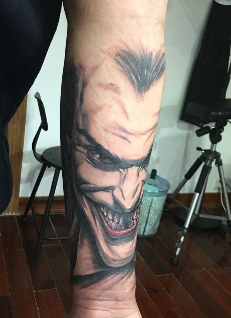 小丑配骷髅纹身图片