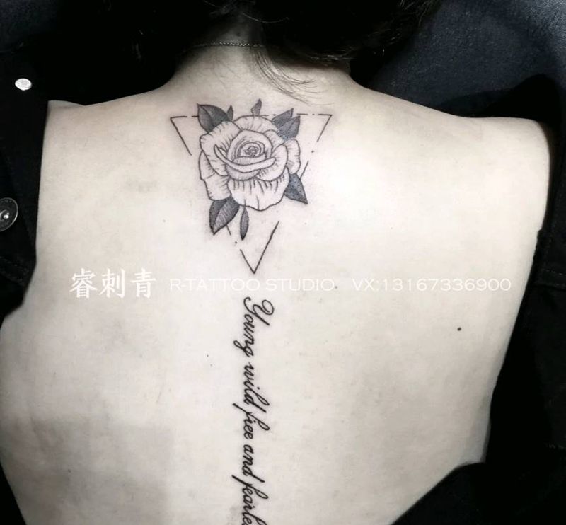 后背纹身图片