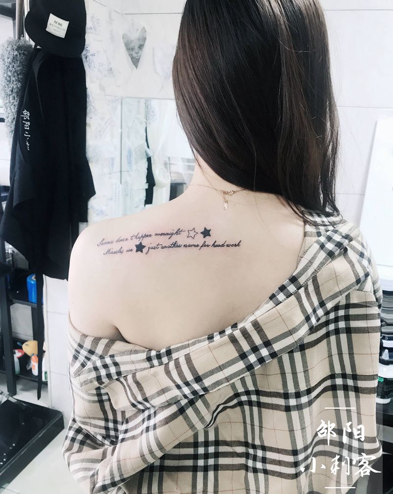 英文纹身图片_背部英文纹身图案