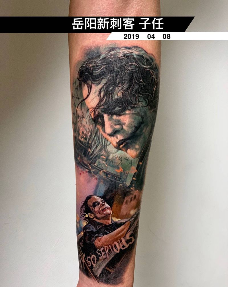 小丑纹身图片_手臂欧美写实彩色纹身图案