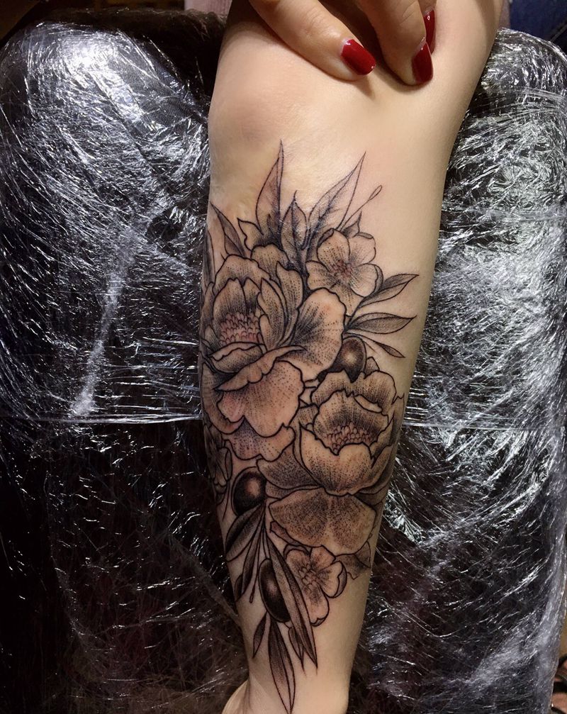 素花遮盖美女临时有事，未完纹身图片_手臂纹身图案