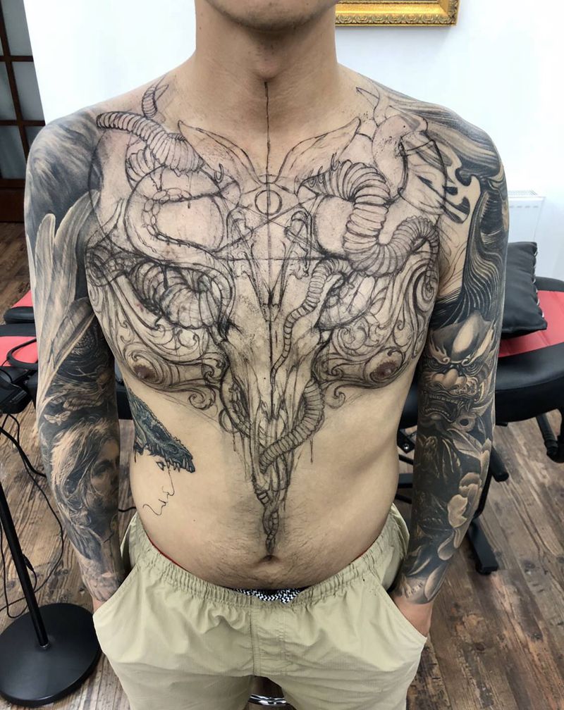 长生纹身图片_胸部欧美写实暗黑石雕机械纹身图案