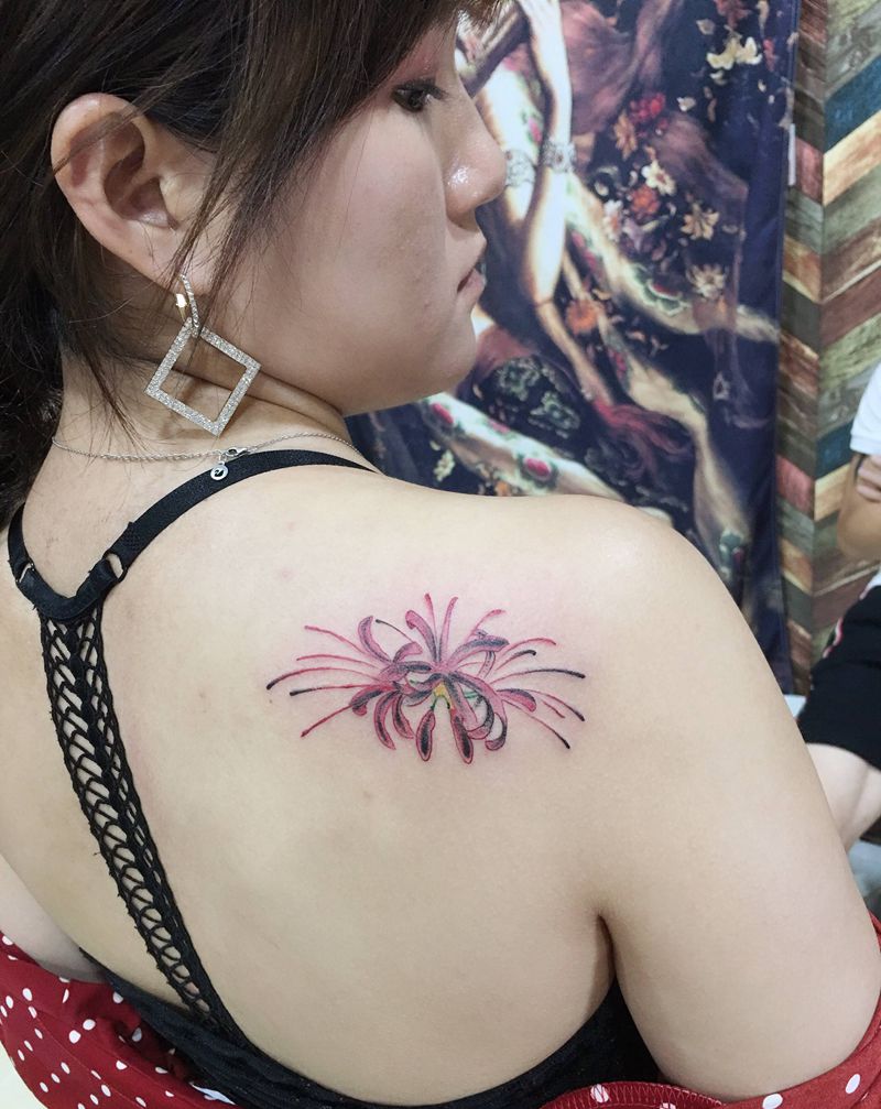 彼岸花纹身图片_肩部纹身图案