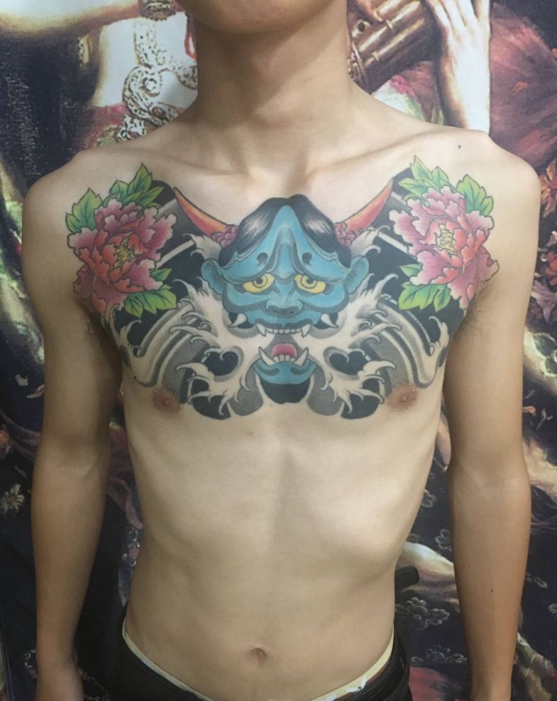 花胸纹身图片_胸部纹身图案