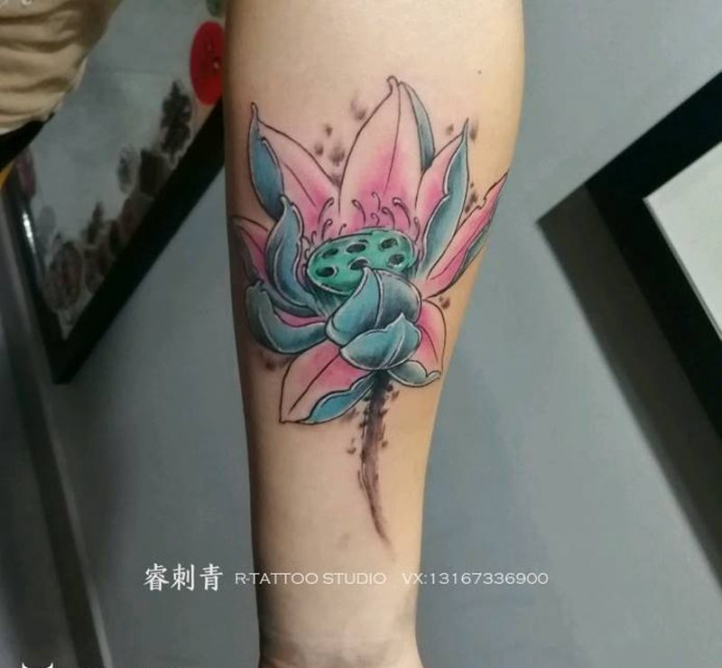 莲花纹身图片