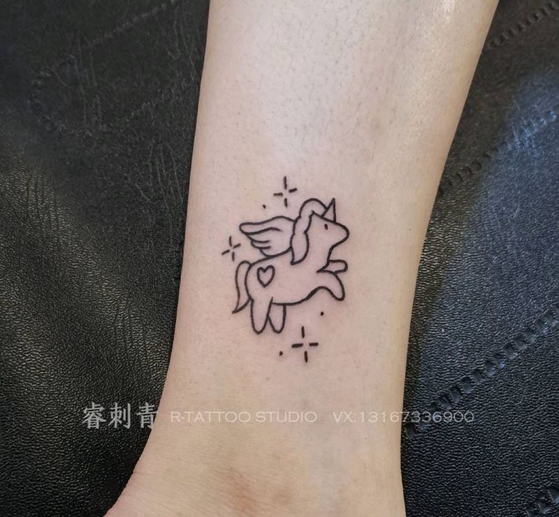 独角兽纹身图片_几何纹身图案