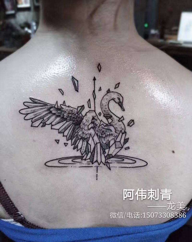天鹅纹身图片