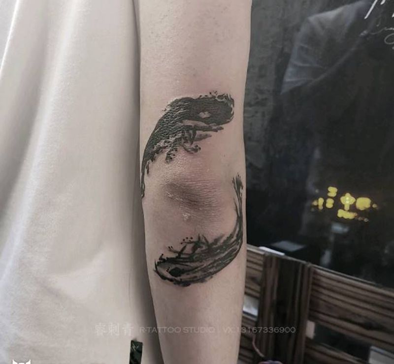 阴阳鱼纹身图片_水墨纹身图案