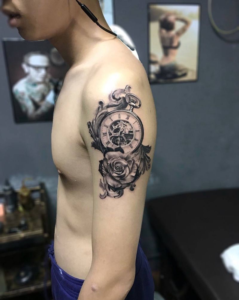 写实怀表纹身图片