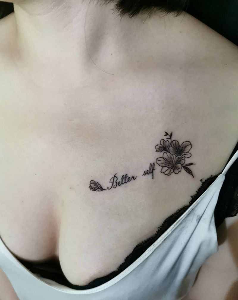 锁骨小清新纹身图片_胸部纹身图案