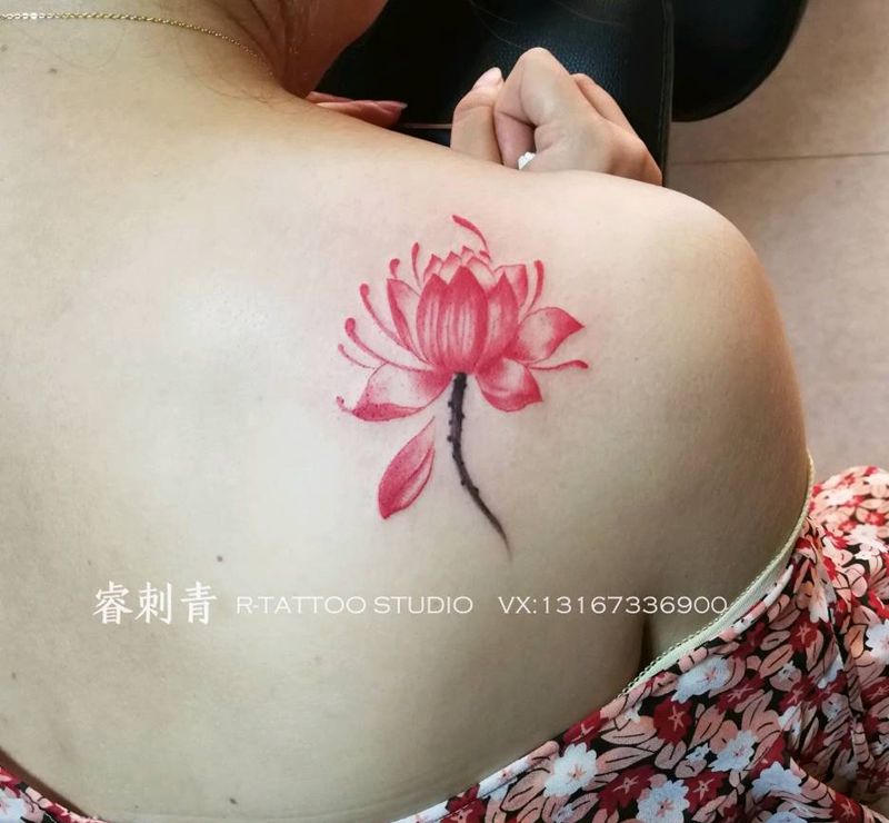 莲花纹身图片