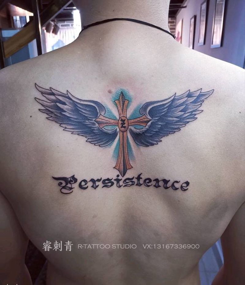 十字架翅膀纹身图片
