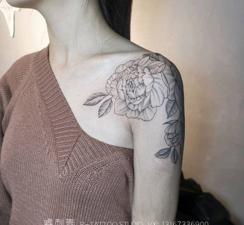 素花纹身图片_手臂肩部点刺纹身图案